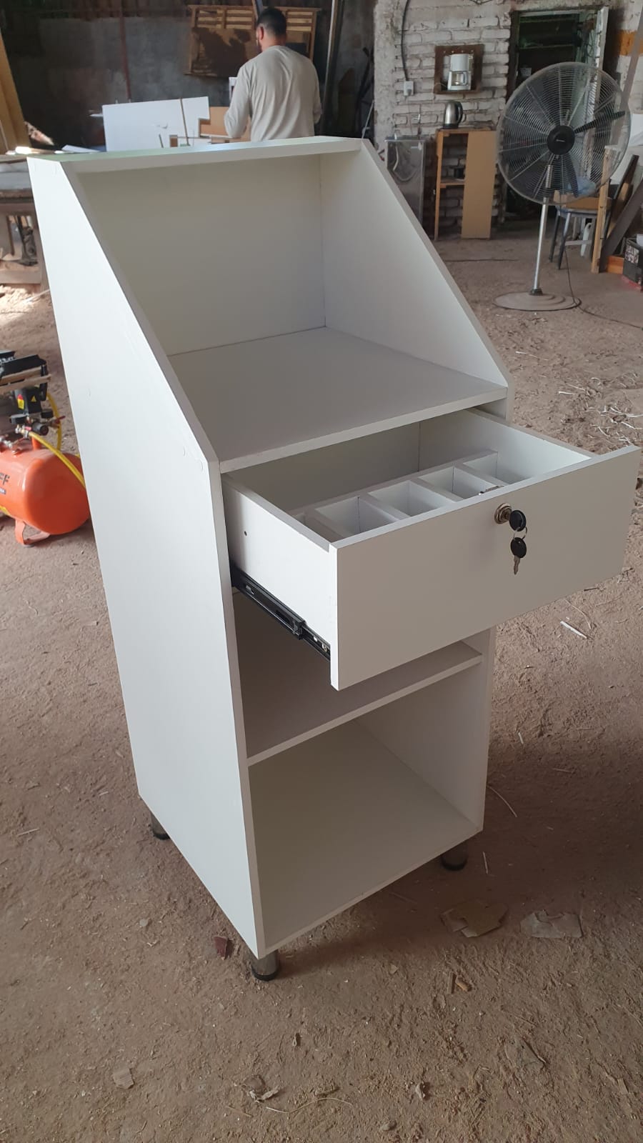 Mostrador Ciego Cobranza Inclinado Ruedas